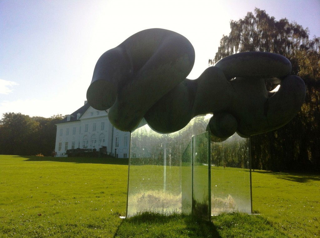 Marselisborg Palace with sculpture