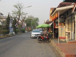 YaYa restaurant and fruit shop Chiang Mai Land road